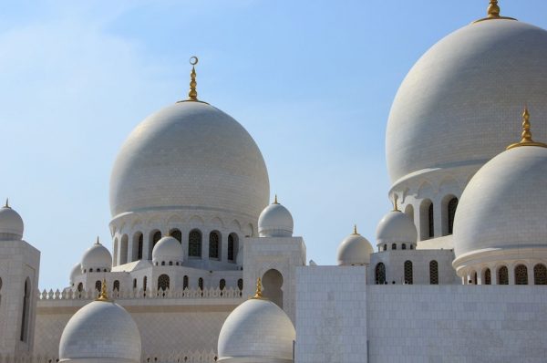 Découvrir et visiter les différents lieux incontournables des Émirats arabes unis !